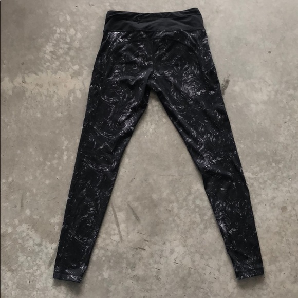 Lululemon Speed Tight, size 8 - Picture 2 of 4